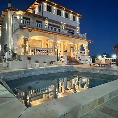 Vila Bles Villa *