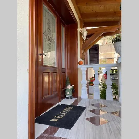 Vila Bles Golem (Tirana)